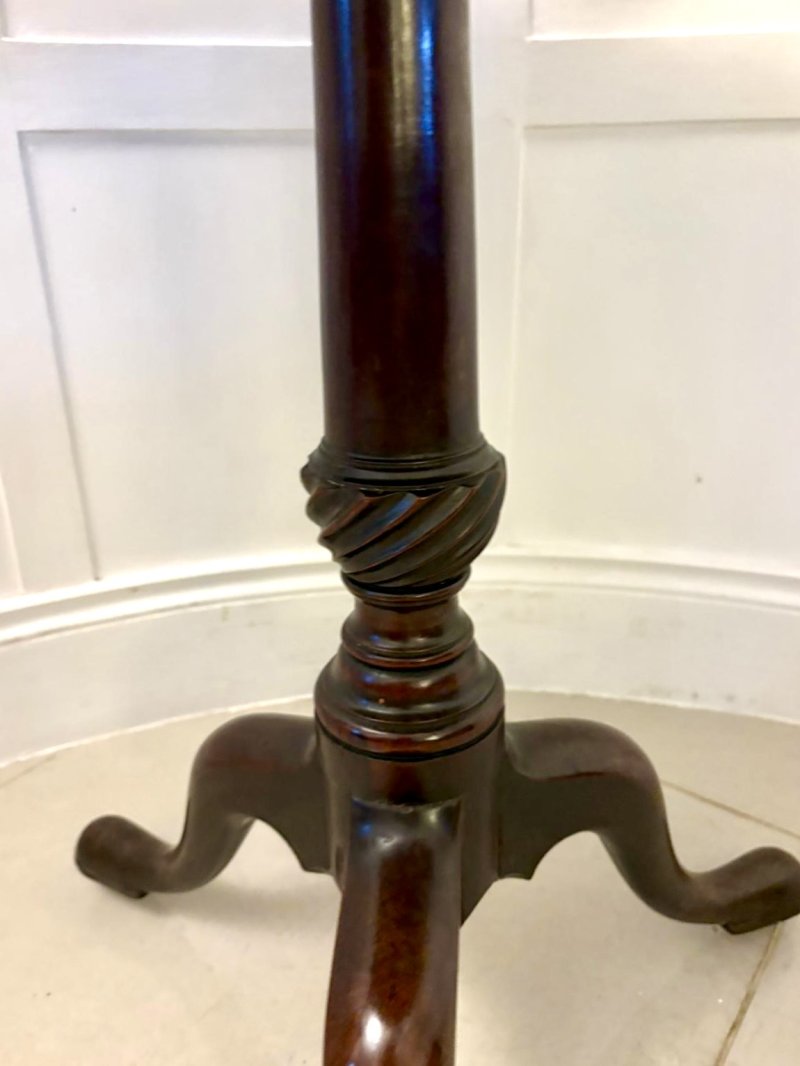 Antique 18th Century Quality Chippendale Mahogany Tilt-Top Tripod Table